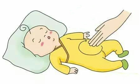 新生兒經(jīng)常憋氣發(fā)力，手腳亂蹬，咋回事？